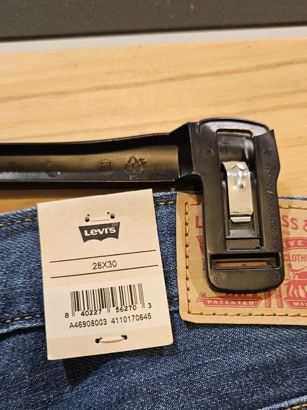 NWT | Levi's Middy Straight Jeans | 28×30